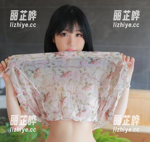 这夜景美到让人窒息，Addielyn(에디린)的无圣光很会玩。
