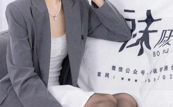 BoBoSocks袜啵啵 - 假期要谢谢你们的陪伴,毕竟,稚予要继续发图集啦,下载吗?