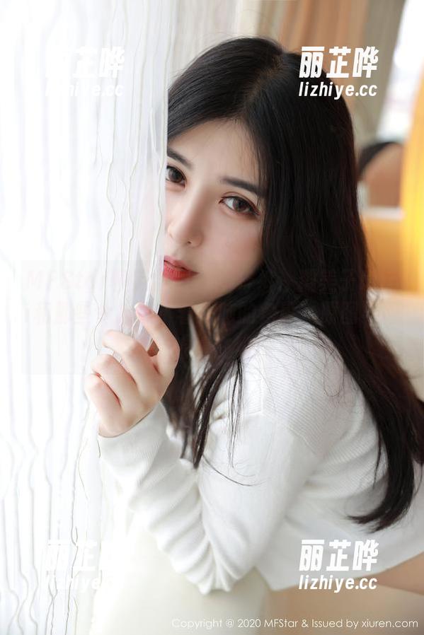 MFStar模范学院 - 牛仔裤、糯美子Mini和那些令人摸不着头脑的角度，原图与照片浪漫交织！