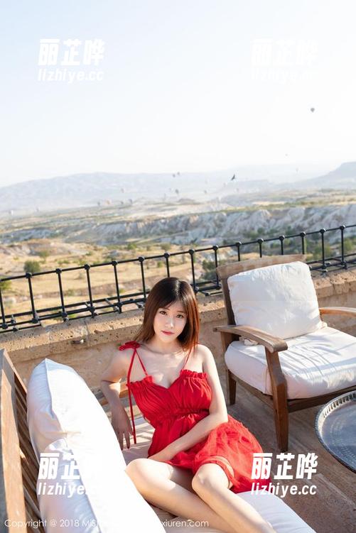 MiStar魅妍社 - 达到了某种纯白的极致，关思阳这张写真太会抓人眼球。