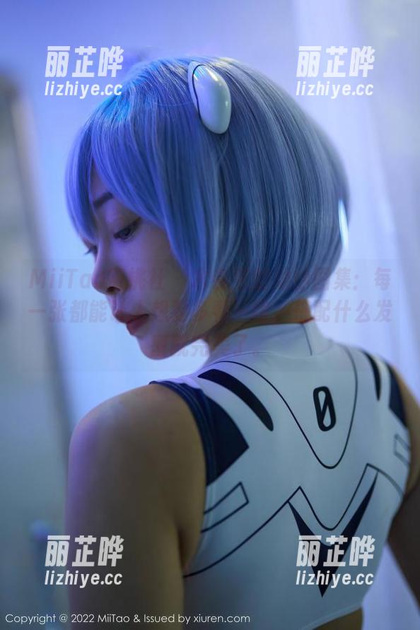 MiiTao蜜桃社 - 木奈奈的婚纱图集：每一张都能让人想要多看一眼，搭配什么发型就完美了。