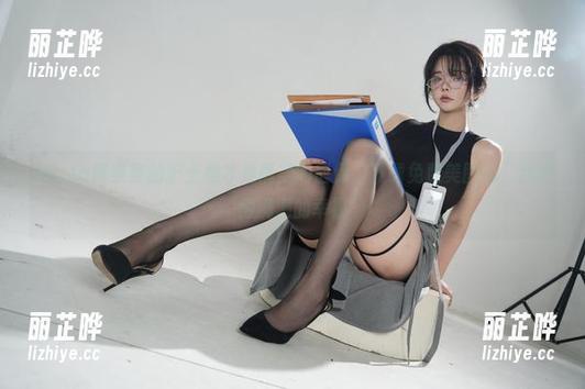 NinJa阿寨寨 NinJa阿寨寨的护士照才是最美的医保,下载免费美图后,我觉得满满的幸福