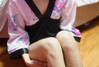 黑色蕾丝，ROSI说这是青春的另一种表达。你信不信？原图和图包不说，先试试。