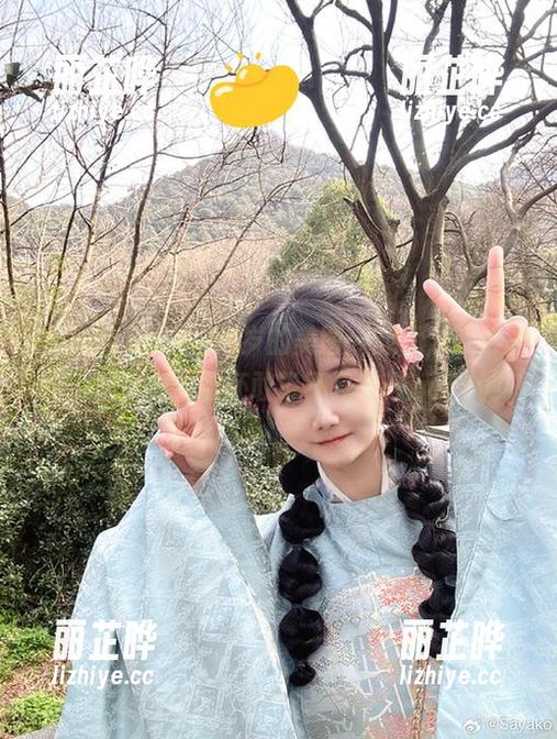 Sayako＿今年4岁的美图：能代，照片里看她那活力，谁还敢说不是在开party！