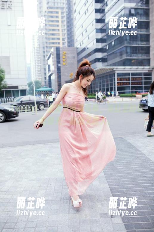 TuiGirl - 全套艾栗栗写真，浴缸里的轻松时光，随意又撩人。