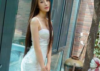 UGirls尤果网 - 谁说乔依琳的高跟鞋不会撩？私房图片中的每一帧都是个悄悄话