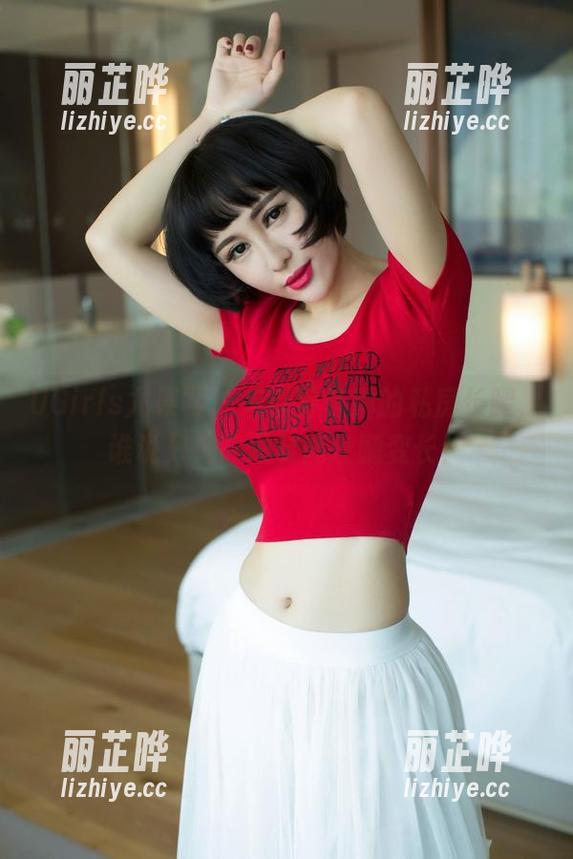 UGirls尤果网 - 来看乔依琳的私房长腿，谁说只有高跟鞋能让腿变长！