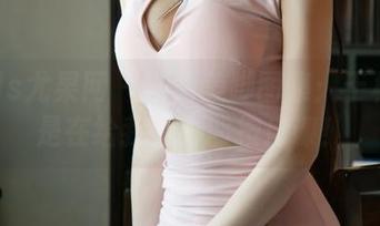 UGirls尤果网 - 高清美脚图集：于梓馨像是在给我上脚部按摩课！