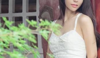 UGirls尤果网 - 揭开杨晨晨的旅拍原图，分享的每一刻都像是在说：来啊，看我！