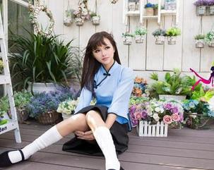 UGirls尤果网 - 谭晓彤的图库新作，镂空艺术让人惊叹又迷离