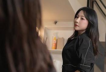 Xiuren秀人网 - 刘婷婷最新写真集：等一下，为什么说裸足好像有种魔力呢？