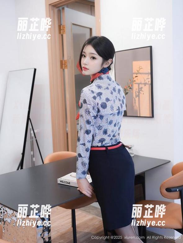 Xiuren秀人网 - 知道没？大美媚京的最新泳池写真，竟能把我对于水的恐惧蓦然打破，泳池不只是个游乐场～