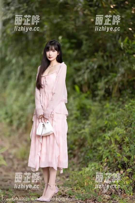 Xiuren秀人网 - 作品中的姐姐，难道真是奶油妹妹的灵魂伴侣？资源好像透着蜜糖味！
