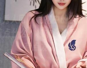 Xiuren秀人网 - 私拍中的杏子Yada，黑色透着点什么，根本没法专注，看得我有点发愣。