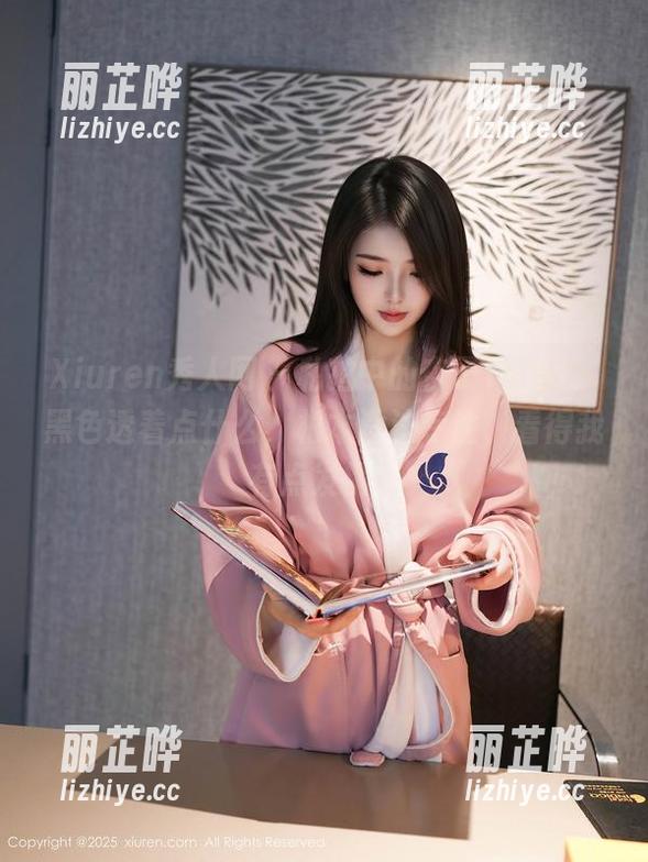Xiuren秀人网 - 私拍中的杏子Yada，黑色透着点什么，根本没法专注，看得我有点发愣。