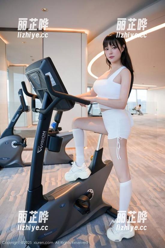 Xiuren秀人网 - 没啥摄像师修图，美昕Yumi的无圣光图集，剧情你猜我的表情有多丰富？哈哈！
