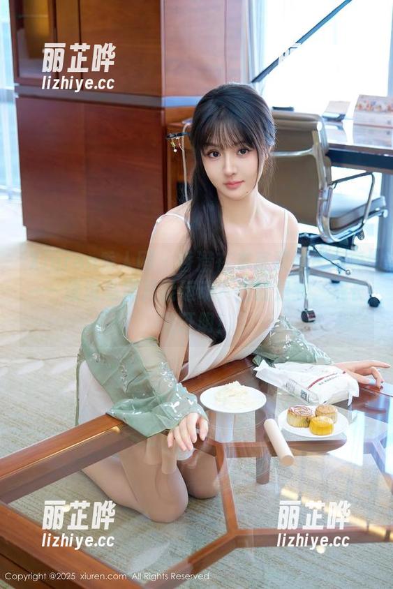 Xiuren秀人网 - 香澄在东京双马尾写真——谁说马尾只能运动？这就是我，成长的证明！