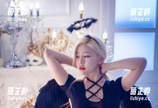 你见过Yebin(전예빈)的白裙图集吗？哦，她的作品让我无从抵御。