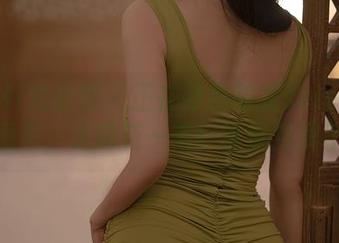 YouMi尤蜜荟 - 正在寻找娜露selena的海滨图包，无需花一毛！谁说免费不好？