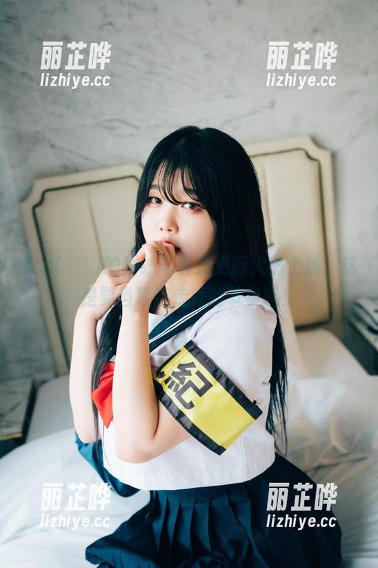 Zia(지아)的婚纱写真集更新火热上线，这是要当模特走秀的节奏吗！