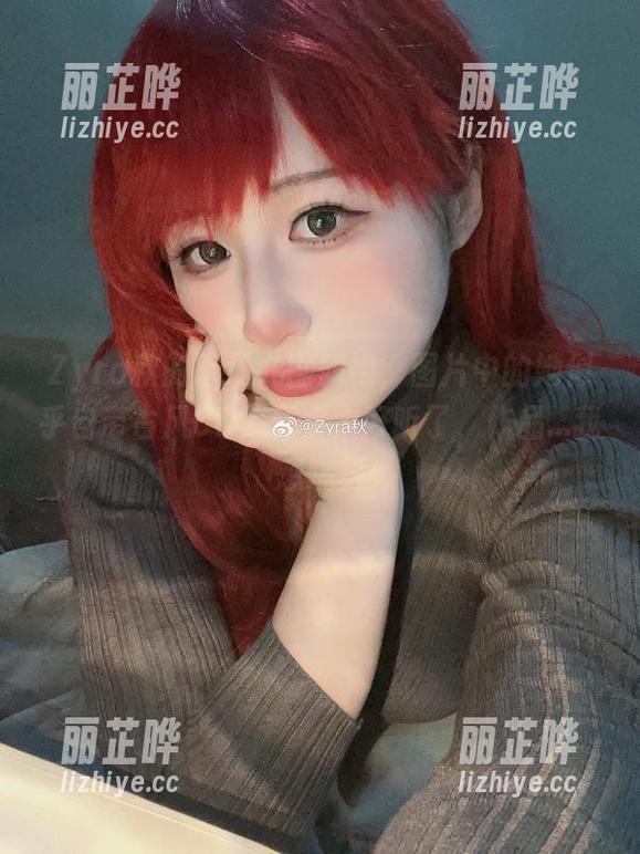Zyra秋的路易九世旗袍，图片中的她似乎自带古风CD，真实太好听了，作品...我想跳舞