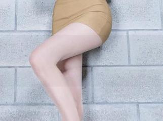 beautyleg - Faye学姐的原图私房，光影交错间有种无声的调情