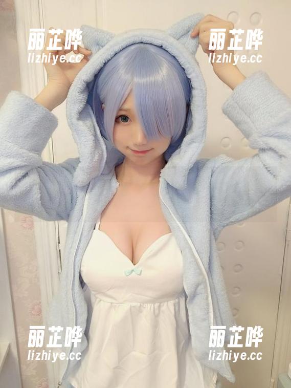 浴缸里的日常：nagesa魔物喵的精选视角与巧妙洗牌