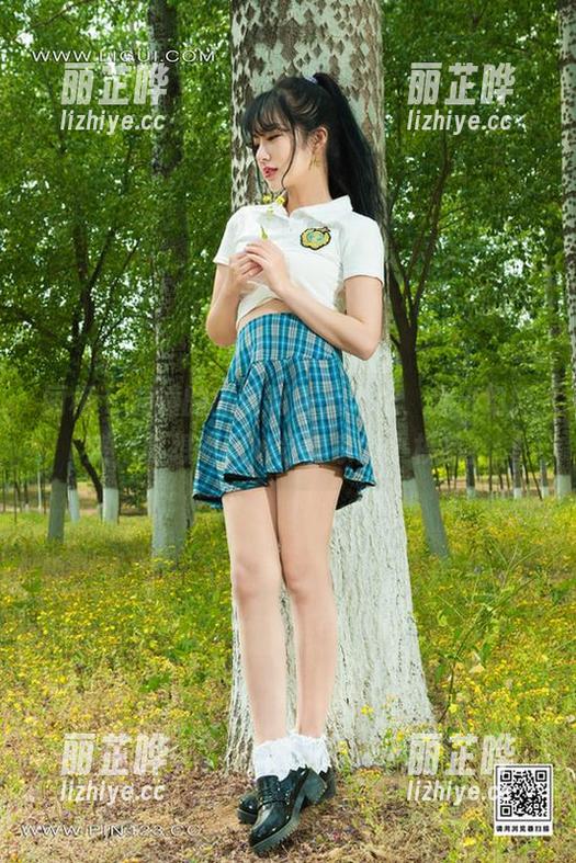 丽柜 - 潼潼的高清制服大汇总，穿出幻影感，真想问问她是谁家的小模特？
