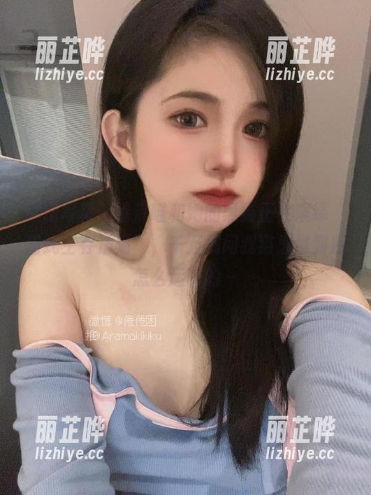倦倦喵 最新写真,倦倦喵和她的黑猫正在演绎“猫式生存法则”,千万别问我猫思维到底怎么运转的~