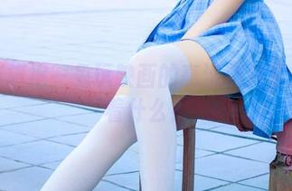 制服与旗袍—兔玩映画的高清照片里居然藏着什么？