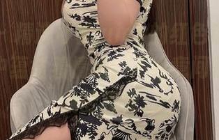 微密圈 - 精选可馨juicy的红色镂空——简约之中蕴含着情绪，不经意间就抓住了我的视线。