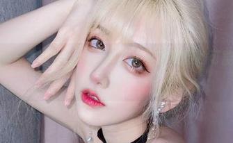 啾小妍的金发芭比cos，看了还有当模特的可能吗，下载吧！