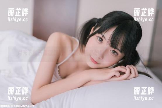 月光下的玉藻狐旗袍：喵糖映画私拍原图，怎么这么撩人