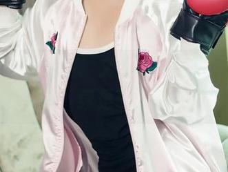 头条女神 - 免费！文雪女神复出图包，现在下载是否太香？