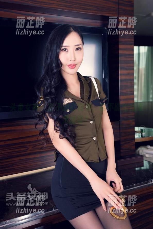 头条女神 - 玄子的红裙集，能不能给我点灵感呀？