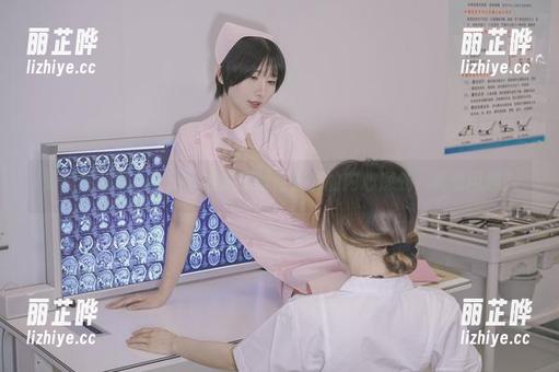 奶桃桃的双人女仆：福利原图直击我的内心深处，真没问题？