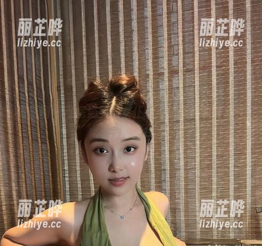 奶雯 微密圈 - 私房奶雯的女仆装:功能性和诱惑性完美结合