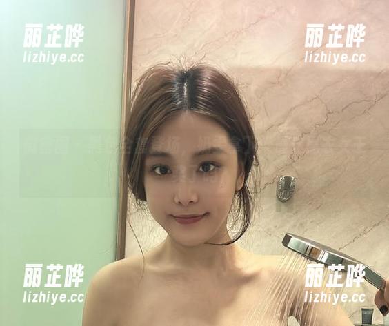 微密圈 - 黑色全套登场，奶雯拿下“最佳黑衣女王”奖了吗？