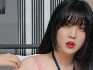 宋哈娜(송하나)穿Rogle-紧身裤的原图合集，在某个角度竟然也能这么好看，这得多绝啊？