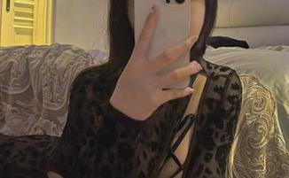 微密圈 - 到底有多美？宋昱欣的黑蝴蝶写真更新好像在挑战我的目光极限