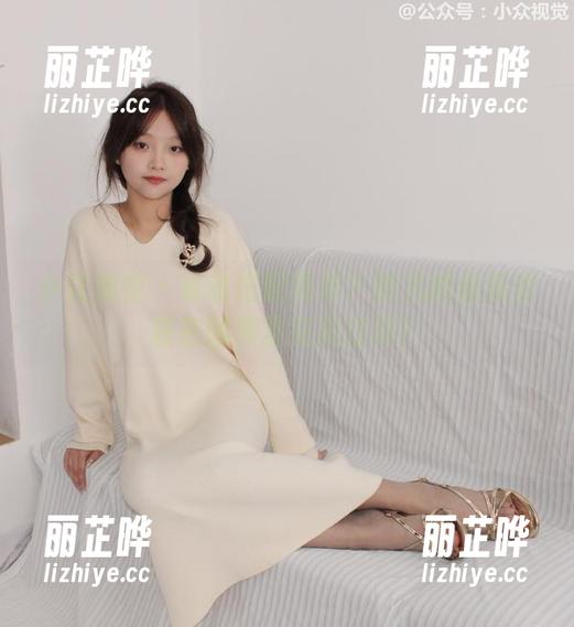 小众视觉 - 谁说搭配简单？敏儿的最新套装在图库里完美打样！