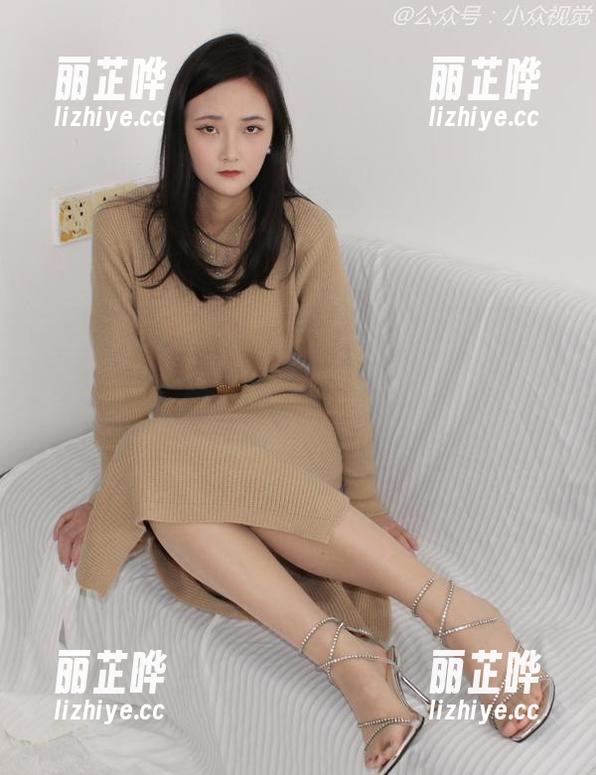小众视觉-芳芳 小众视觉 - 芳芳的“奶牛”在线写真,牛奶味道加上点暧昧的气息,哈哈,是个什么搭配啊?