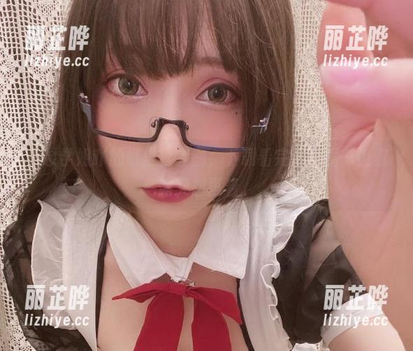 小泉学姐吖的裤里丝套图，下载看完好无聊…但偏偏又想再看。