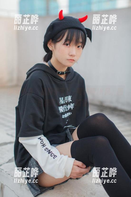 少女秩序 - 福利来了！晞可演绎JK风，图片技能点满，加油！