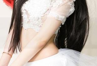 尤果网 - 白衬衫下的靳宝，写真里的完美人设