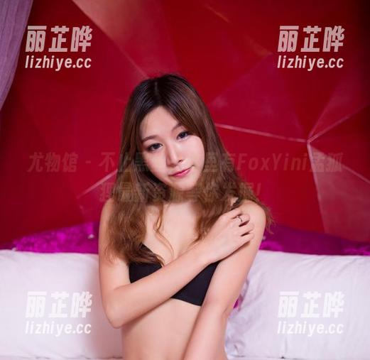 尤物馆 - 不止黑丝，这里有FoxYini孟狐狸最新资源等你发掘！
