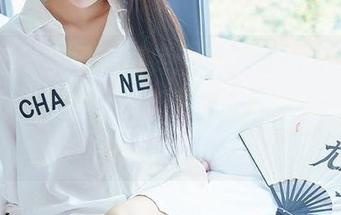 尤蜜荟 - 李承美图库：在夕阳下的美人，真想为她找个比夕阳更美的形容词，但我实在太懒了。