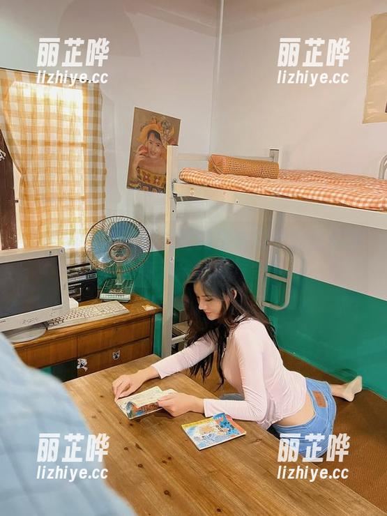 微密圈 - 就是阿朱啊的宿舍和她的钻石项链，时光杂遗照片合集