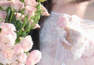 怡子yiii修女写真：天使与叛逆的短暂交融