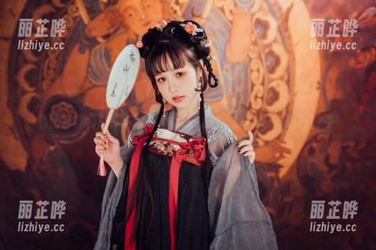 有图有真相！最新图集，晕崽Zz的小旗袍谁能顶得住？！